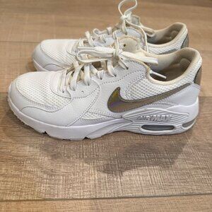 NIKE AIR MAX EXCEE WOMENS SNEAKERS WHITE METALLIC SILVER SWOOSH DJ6001-100 SIZE